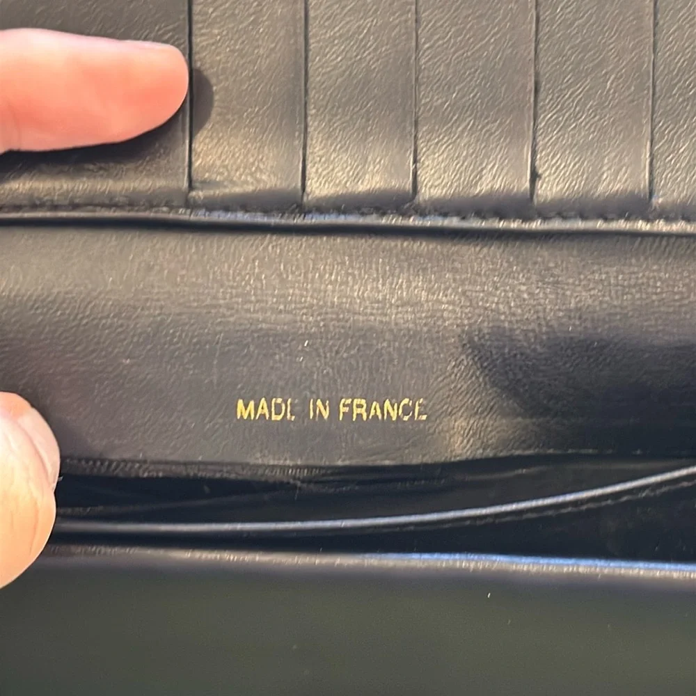 Chanel Caviar Black Kiss Lock Wallet - Picture 4 of 12